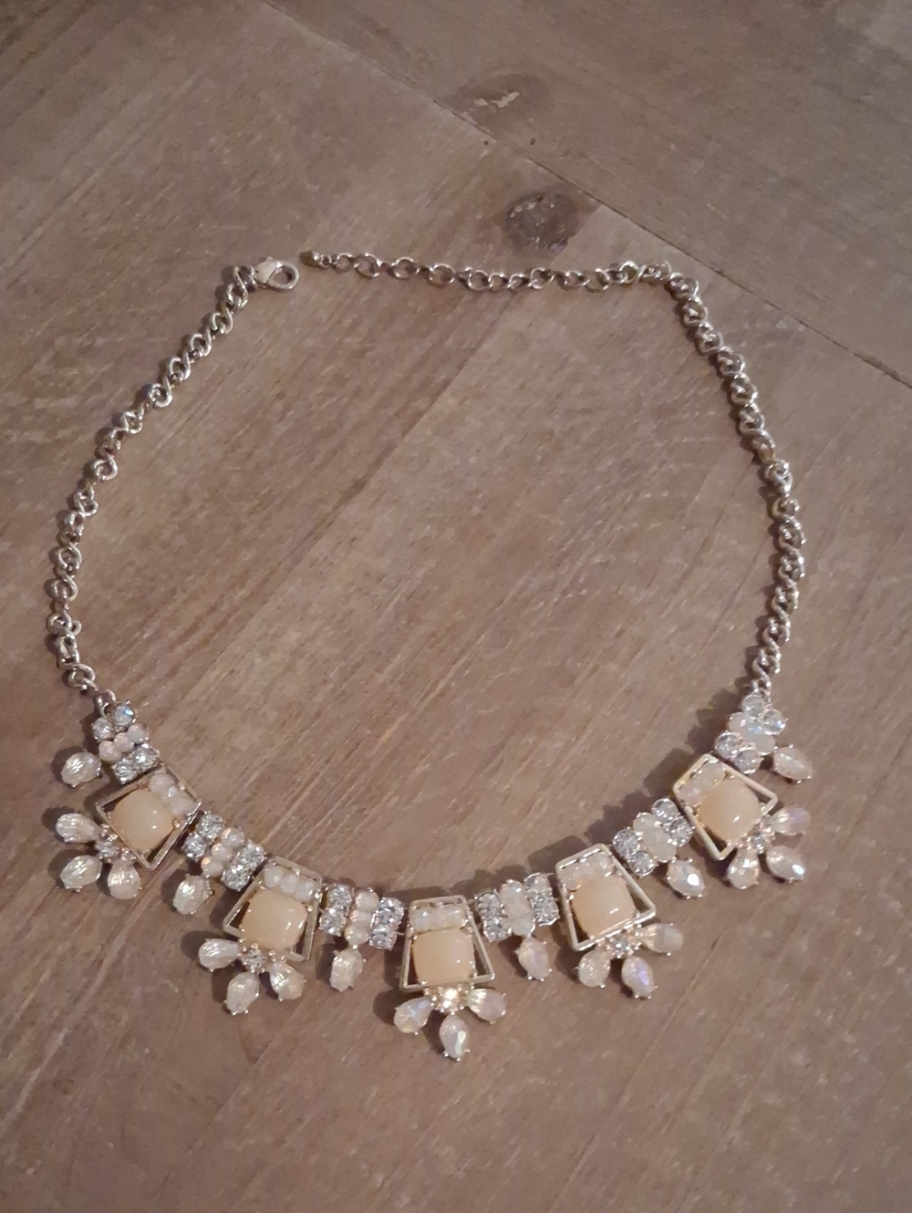 New Elegant Gold and Cream Statement Necklace - Women Jewelry - Picture 4 of 16